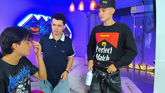 Houseofwarriosn Live XXX chat