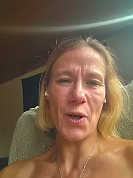 Chatroom XXX en direct de yola181