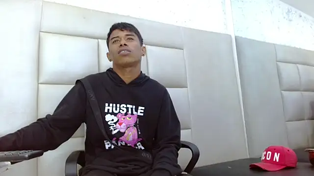 Chat XXX en directo de TonnyMarck