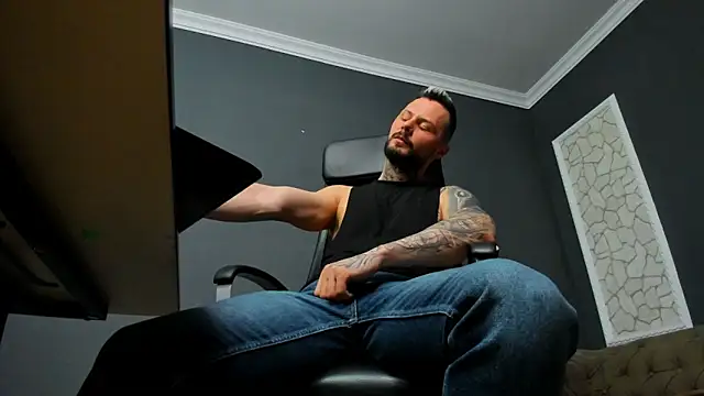 BrianHunts Adlı Modelin Web Kamerası Şovu