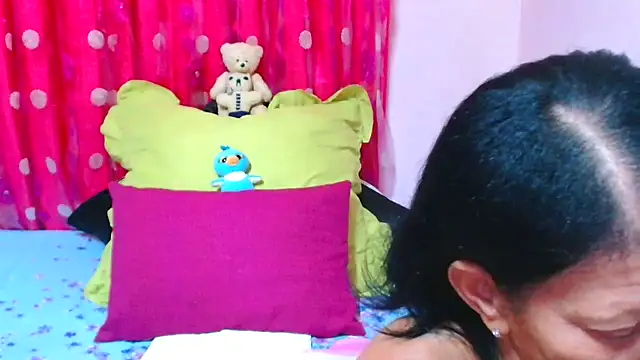 SLUTTYROXY 现场XXX聊天