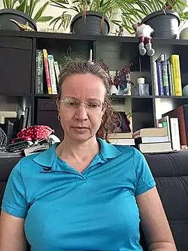 AnnikaRose Adlı Modelin Canlı XXX Sohbeti