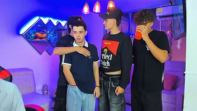 Houseofwarrios: απευθείας συνομιλία ΧΧΧ