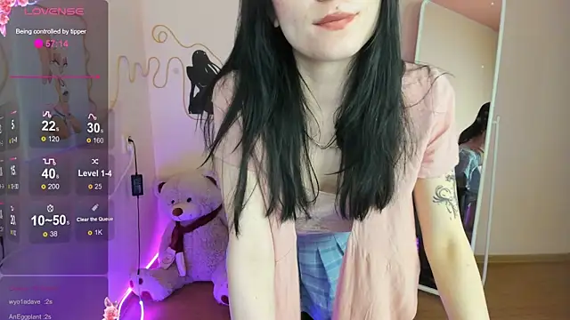 AliceeinWonderlanddd Chat XXX in diretta