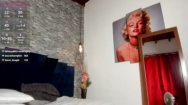 Emily_Brown18 Live XXX-Chat