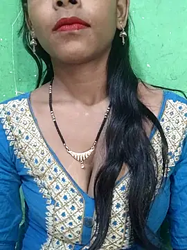 Itz_Aisha__ Chat XXX in diretta