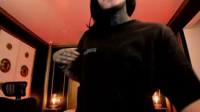 Chat +18 de Kat_VonDe ao vivo