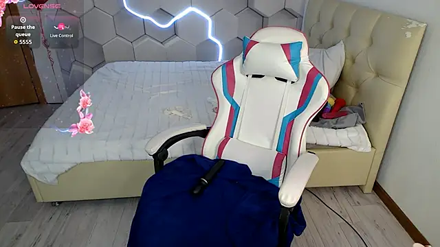 aliicemeow: онлайн-секс-чат