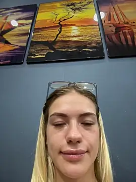 Chatroom XXX en direct de -Sexy_Barbie-