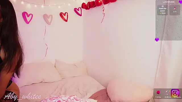 AbyWhitee live XXX chat