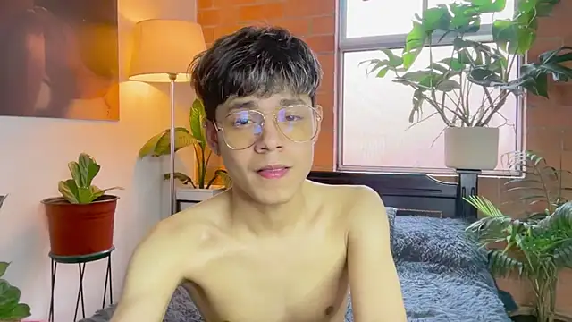 Andy_Belier23 Chat XXX in diretta