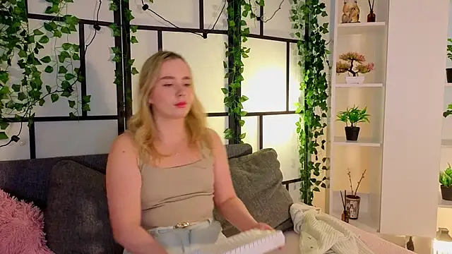 IvetteLaboren Live XXX chat