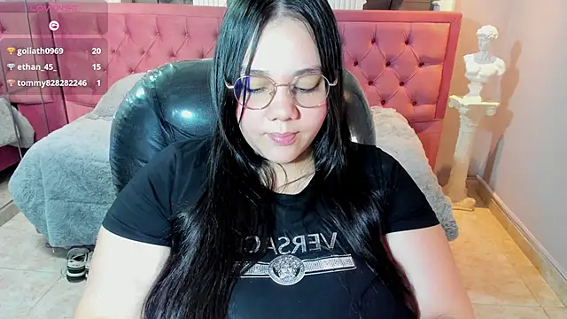 _chelsea_24 Adlı Modelin Canlı XXX Sohbeti