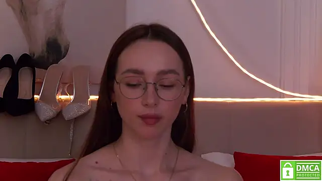 XXX chat uživo modela Emily_Simon