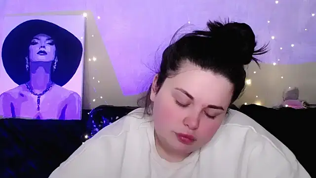 Emily_Mo Adlı Modelin Canlı XXX Sohbeti