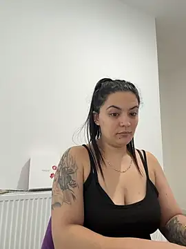 LuciaLoca: онлайн-секс-чат