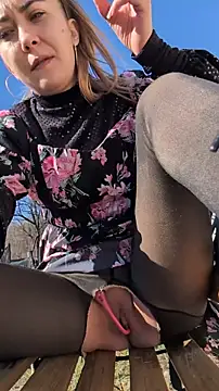 Risky_julia2330のライブXXXチャット