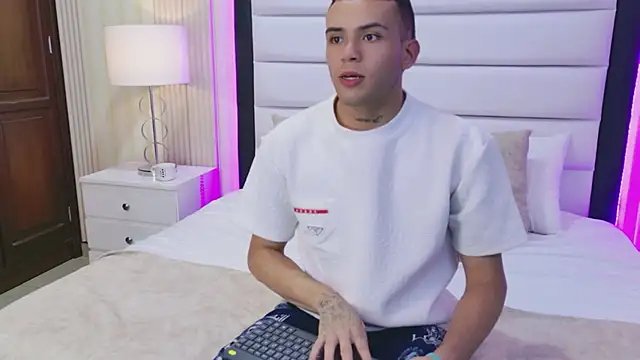 XXX chat uživo modela CristalAndDeimon