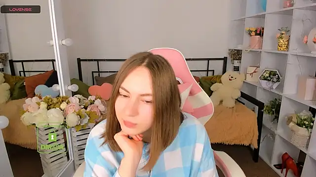 Elma_Lily Chat XXX live