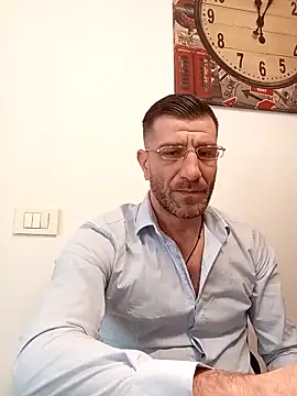 XXX chat uživo modela Alexdaniel89