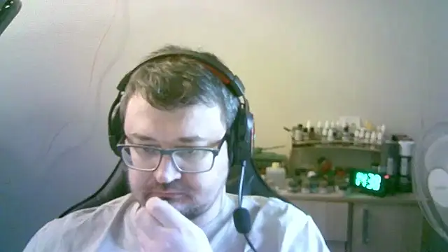 SirAbuser webkamerás műsora