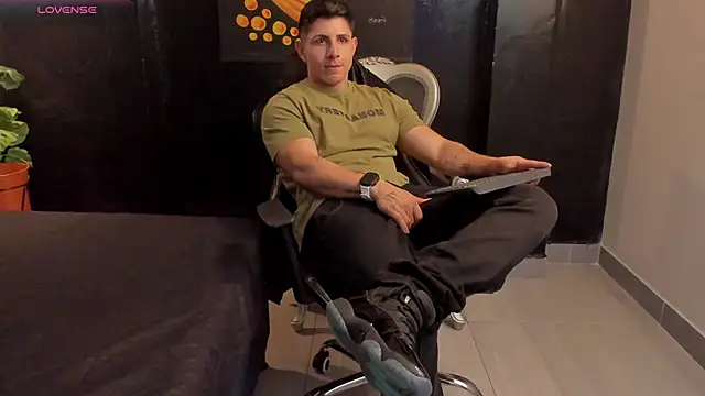 Chat XXX Live Johan_Williams_07