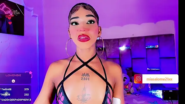 Mia_Castro_xx: онлайн-секс-чат