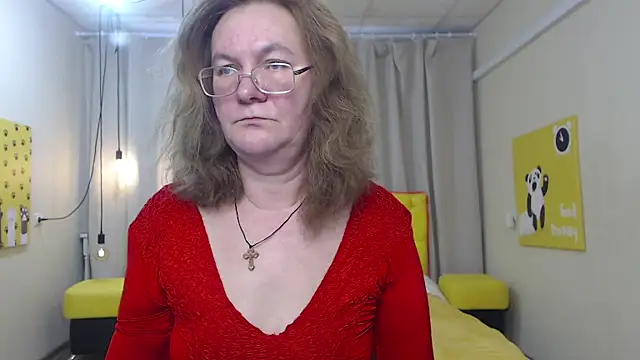 دردشة HolyMilfa الجنسية المباشرة