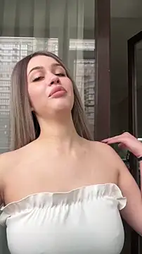 Chatroom XXX en direct de KikiWatson