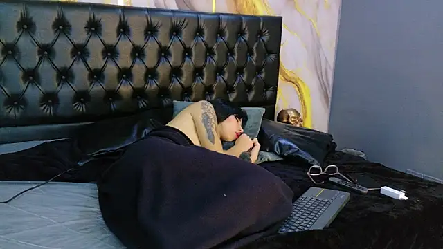 MilaDeRoux Live XXX-Chat