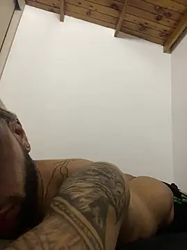 Aiden_Cash7 élő XXX-chatje