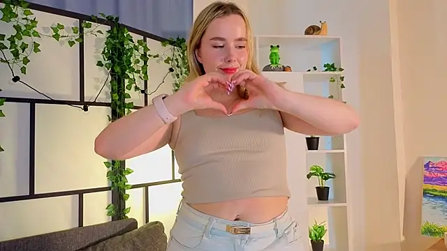 IvetteLabore Webcam show