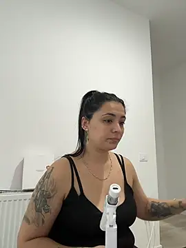 LuciaLoca webcam show