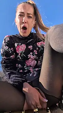 แชท XXX สดของ Risky_julia2330