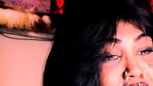 indian_dreamgirl Show in webcam