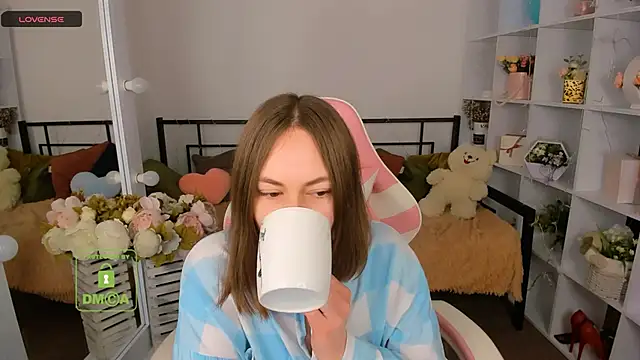 Chat +18 de Elma_Lily ao vivo