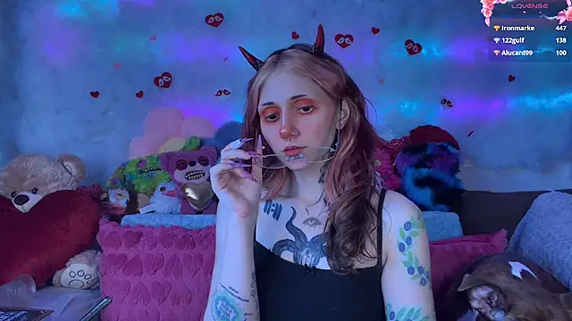 _Devill_Baby Adlı Modelin Canlı XXX Sohbeti