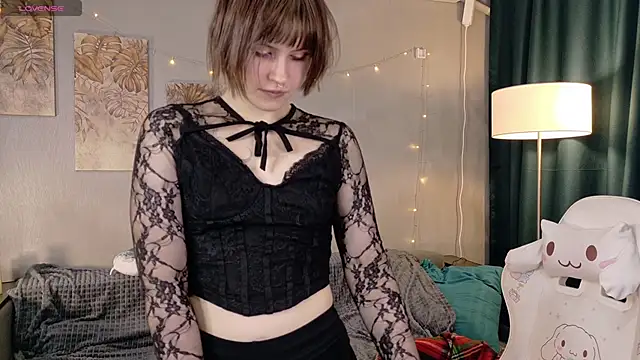 KikiMoor Adlı Modelin Canlı XXX Sohbeti