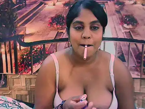 IndianDiva27's Live XXX Chat