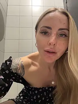 دردشة EmaSalis الجنسية المباشرة