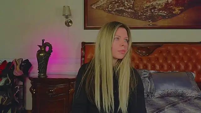 Real_Tini élő XXX-chatje