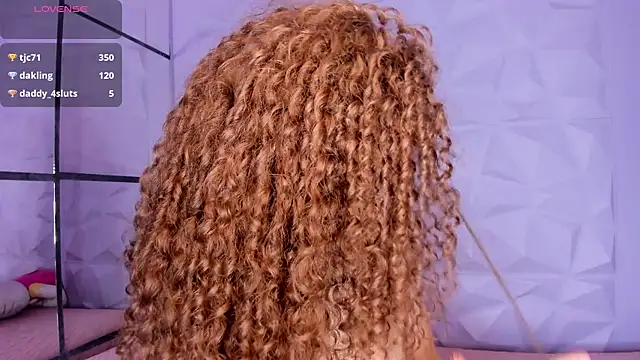 _LittleLia live XXX chat