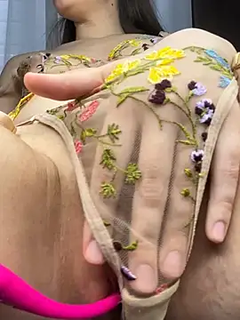 แชท XXX สดของ LaraVoosh