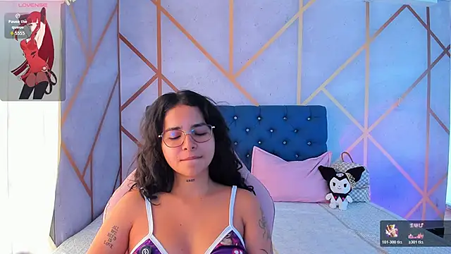 _vaiolet_owo élő XXX-chatje