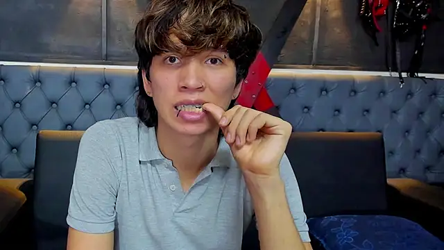 Show modela Briian_ na web-kameri