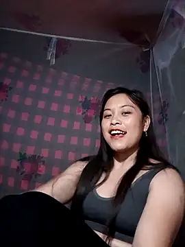 Alice-567 Adlı Modelin Canlı XXX Sohbeti