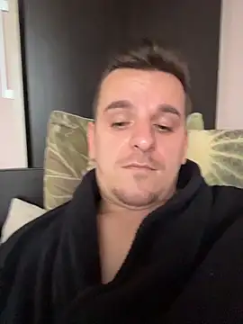 Huge_cock22cmn Webbikameraesitys