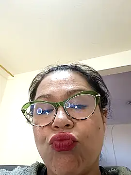 แชท XXX สดของ naughty_doll_horny