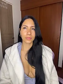 ArianaReynoldss Adlı Modelin Canlı XXX Sohbeti