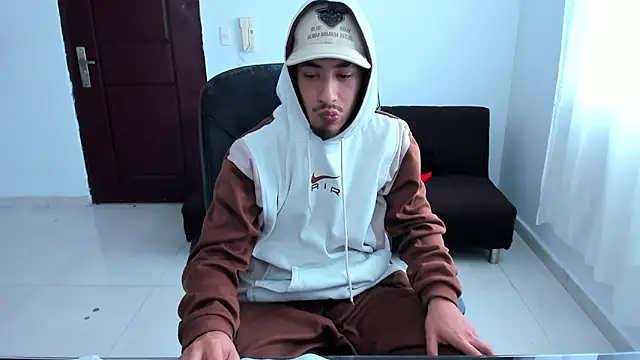 Chat XXX en directo de Chandler_ken